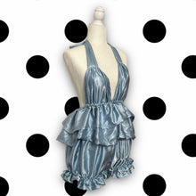 Load image into Gallery viewer, Frilly Bed Top
